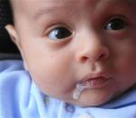 Почему новорожденные дети срыгивают после каждого кормления грудным молоком и смесью: разбираемся в причинах Если новорожденный не срыгивает